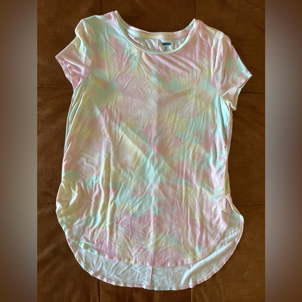 2 old navy high-low tees. Both girls’ size XXL(16)